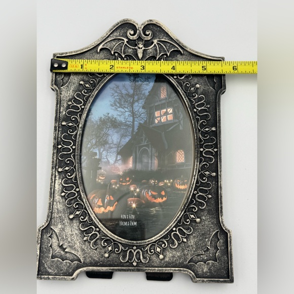 Halloween Bats Photo Frame Gold Tone Ornate Gothic Tabletop Wall‎ Mount 4X6 - Picture 10 of 10